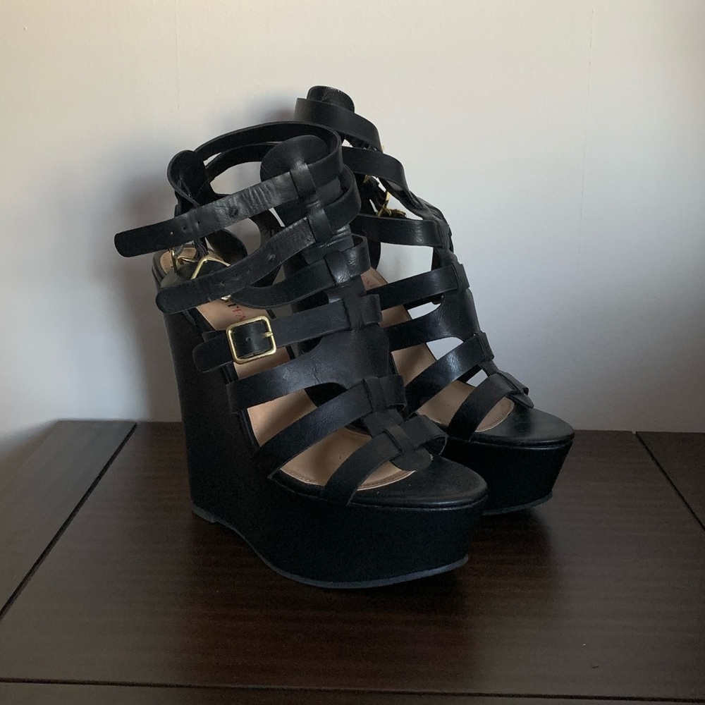 Black Wedges